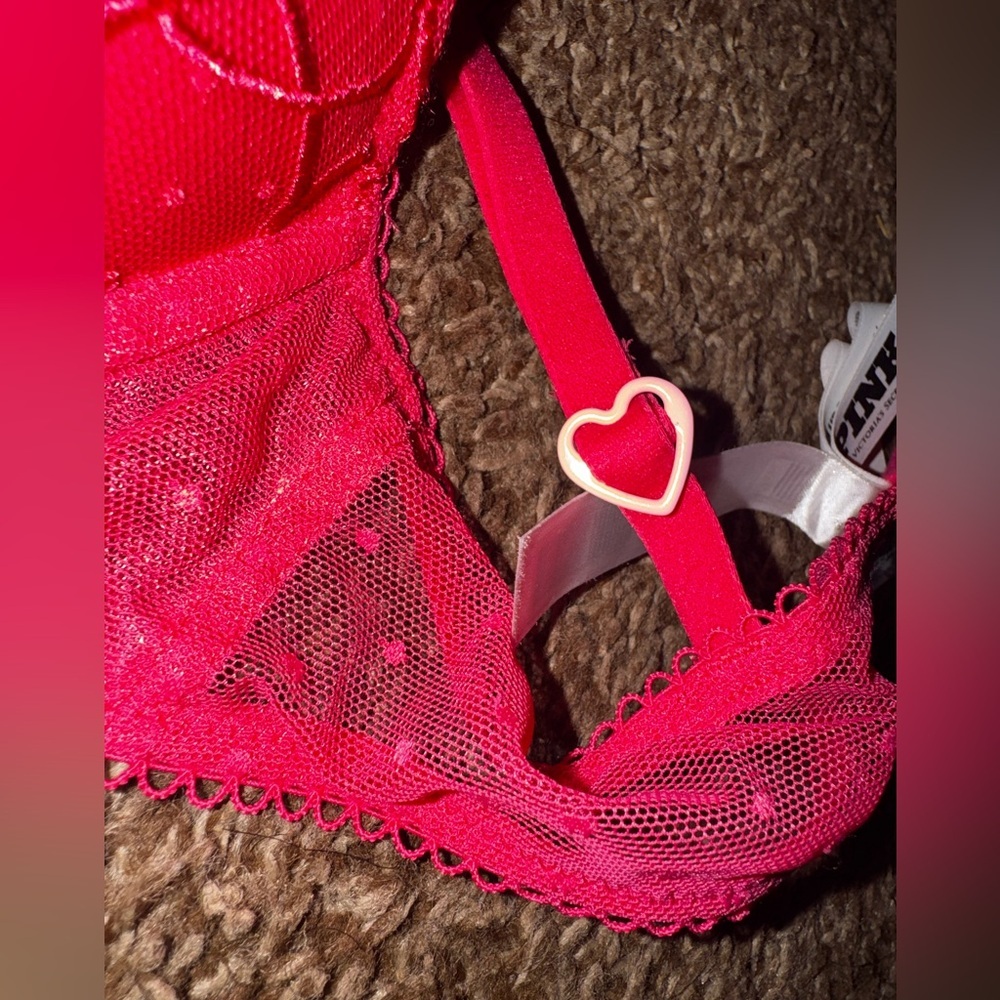 PINK Victoria's Secret Pink Heart Lace Bra - Picture 3 of 8